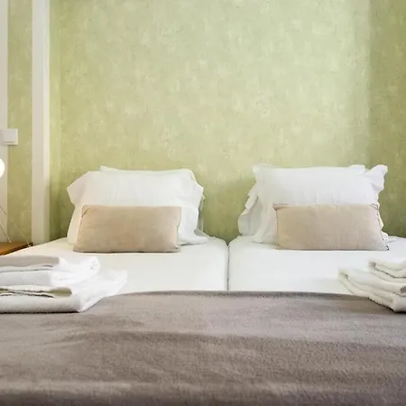 Guest house Cozy Avenida 3*