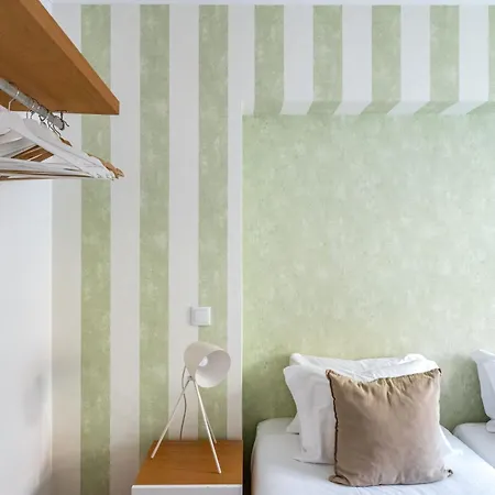 Cozy Avenida Guest house Lisbon